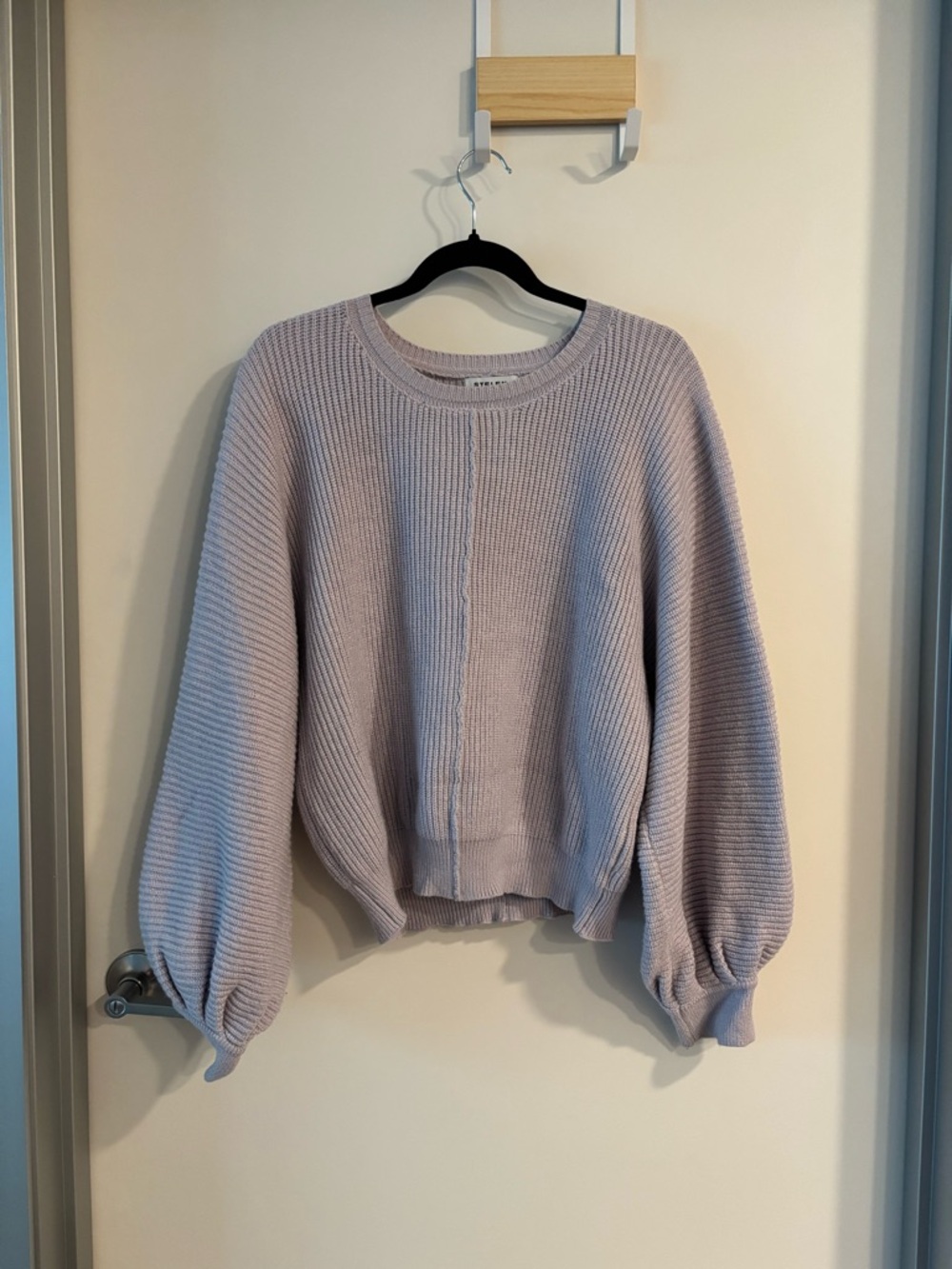 Relaxed Light Lavender Crewneck Sweater with Balloon Sleeves